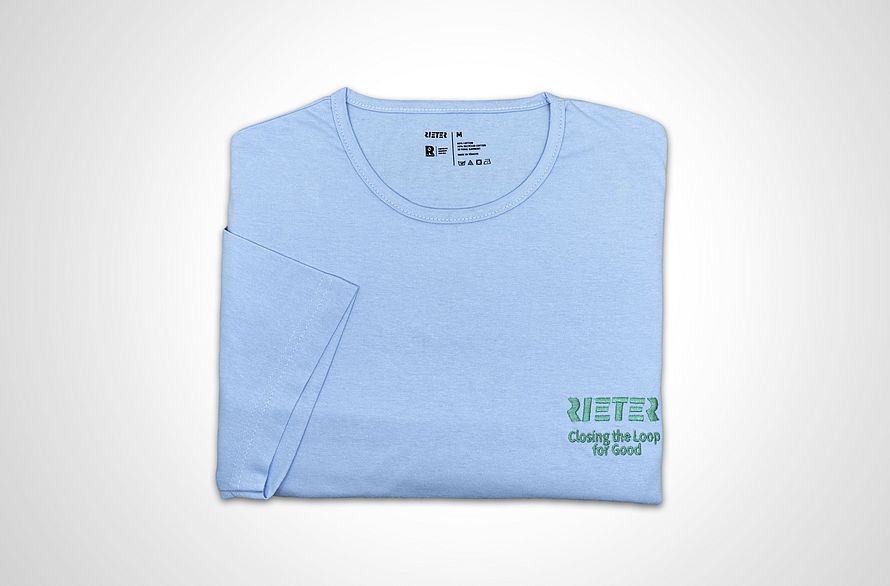 Technological expertise in recycled yarn T-shirt made of recycled cotton