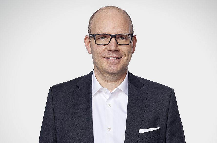 Roger Albrecht Roger Albrecht, Member of the Group Executive Committee, Head of the Components & Technology Division